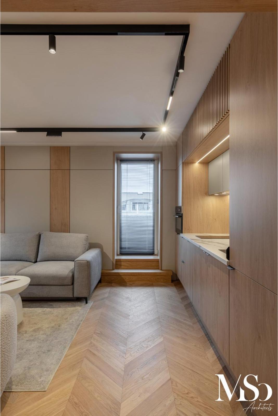 Designer's Delight: Modern 1br Near Center