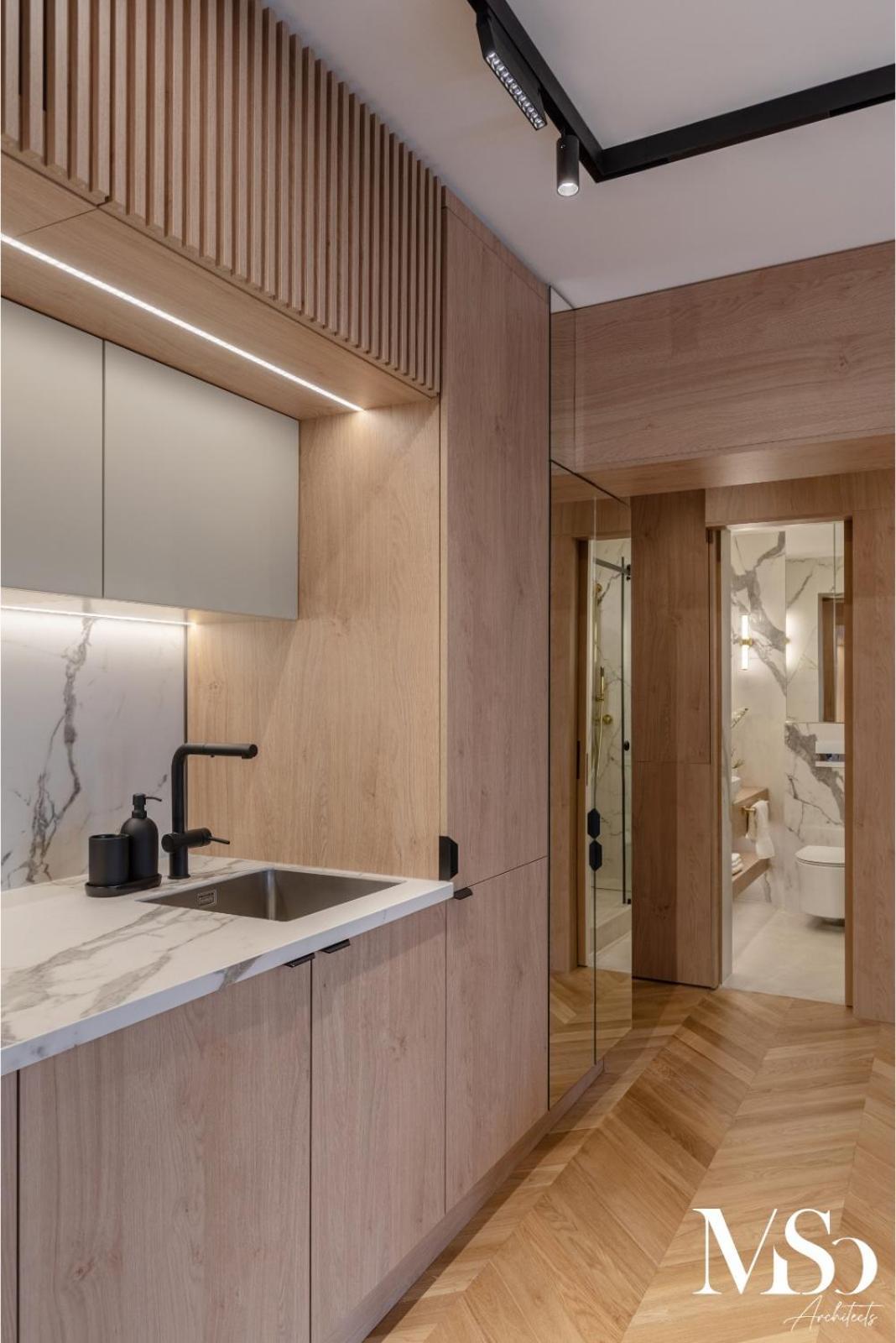 Designer's Delight: Modern 1br Near Center