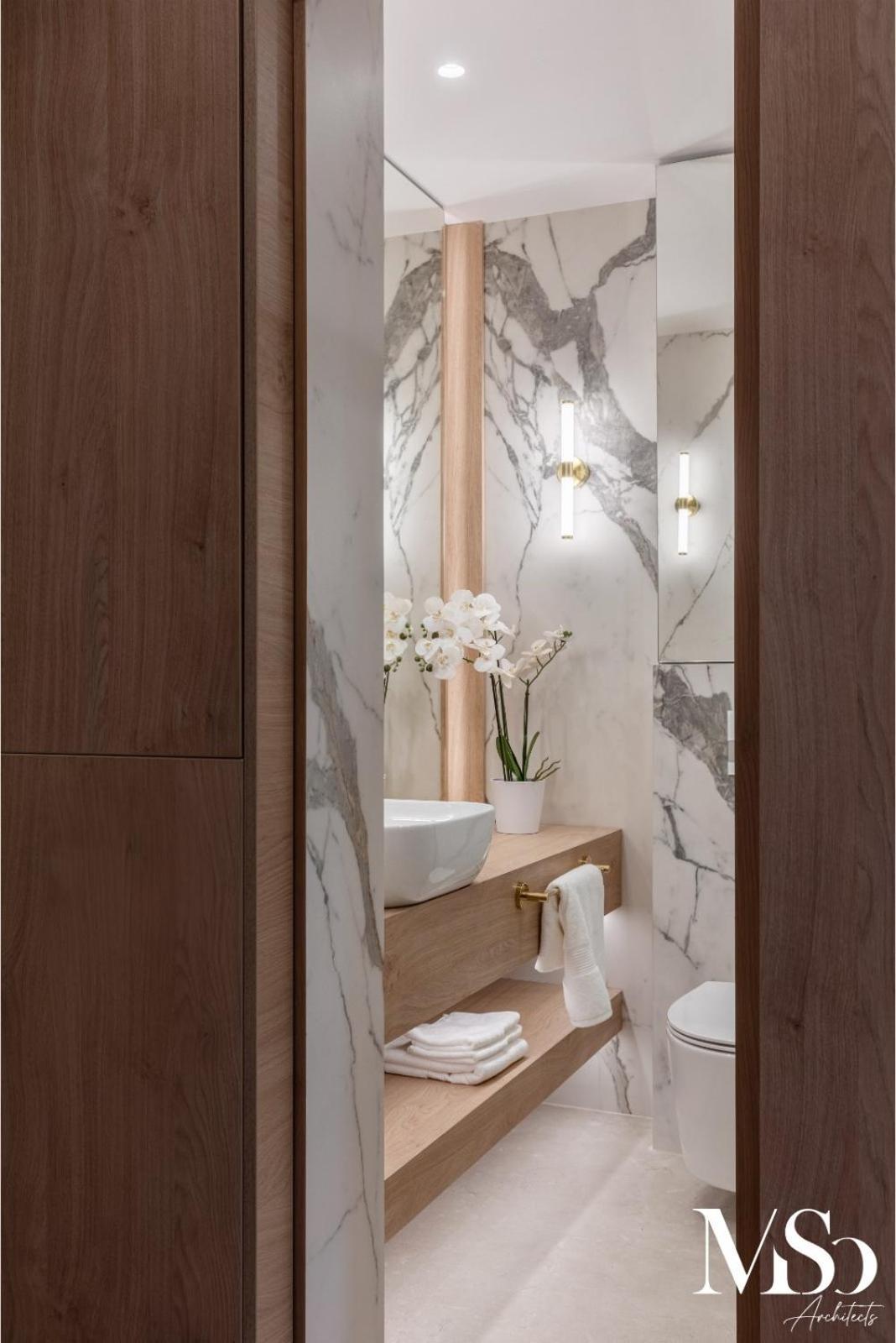 Designer's Delight: Modern 1br Near Center Apartment