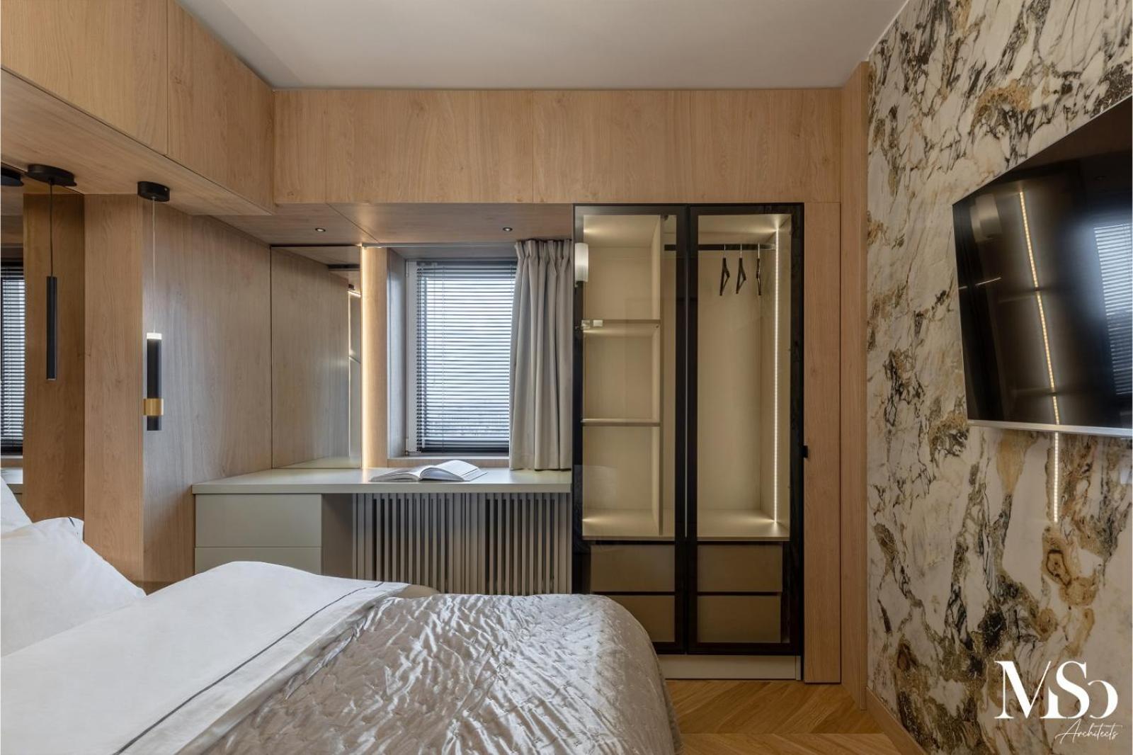 Apartment Designer's Delight: Modern 1br Near Center